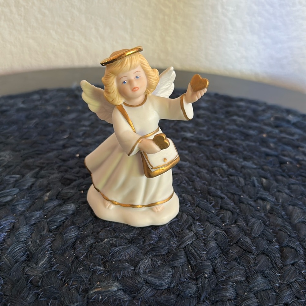 Vintage Golden Halo Collectables “Adoring Doreen”
